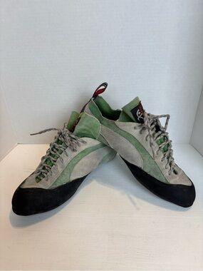 Cypher Prefix Rock Climbing Shoes Size Men’s 12.5 or women’s 14